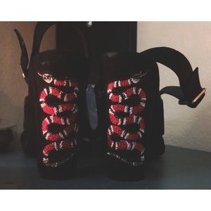 Bamboo snake chunky heels!